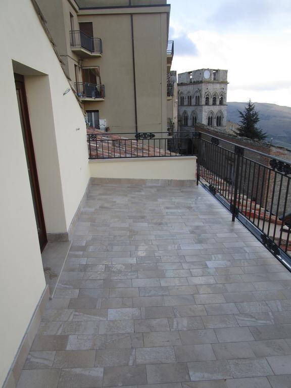 Residence Ventimiglia Gangi Exterior foto